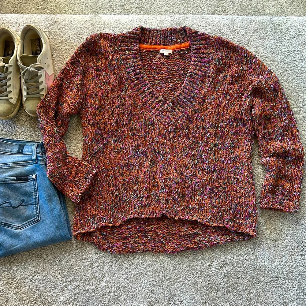 En Crème V Neck Sweater - Picture 1 of 7